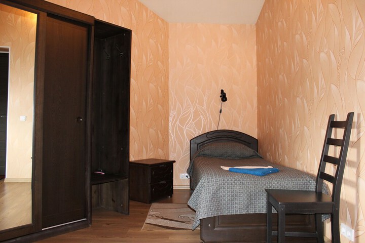Room 9 of 41