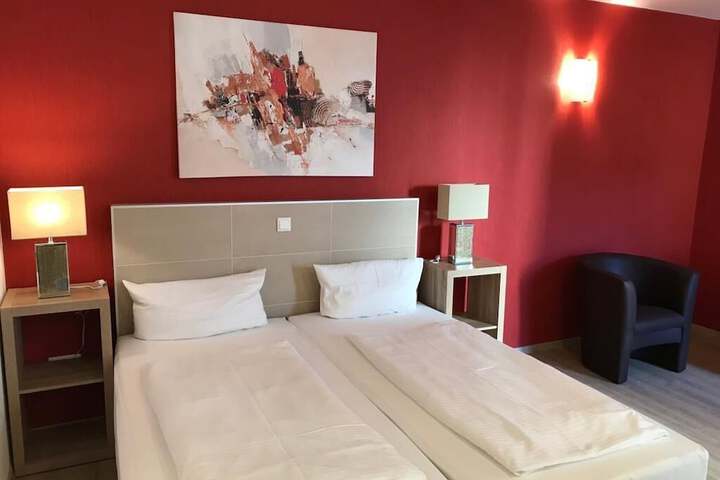 Room 4 of 47