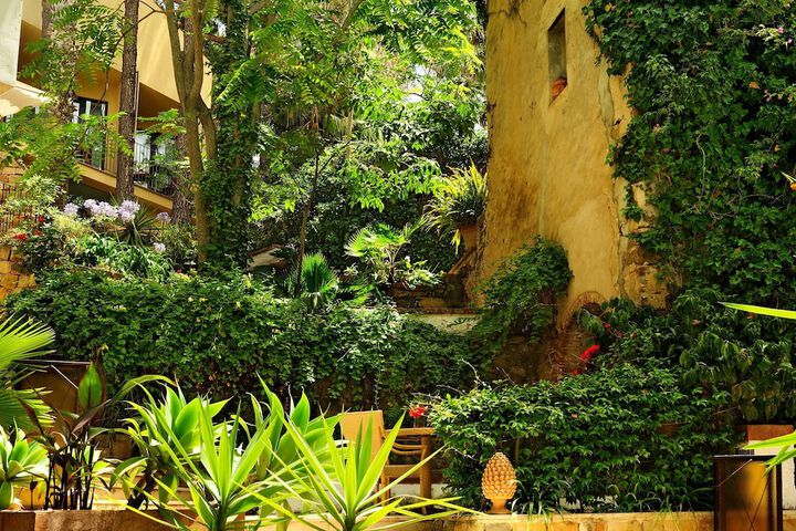 Hotel Exterior 221 of 249