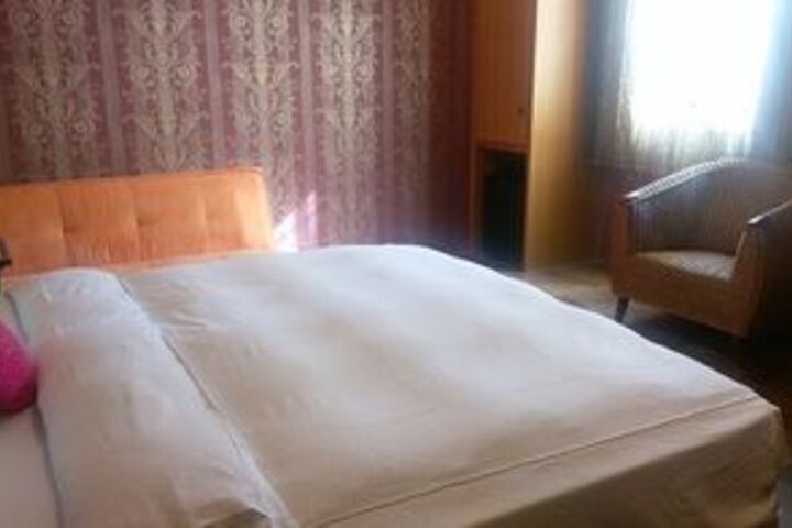 Room 15 of 27