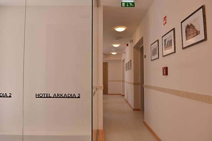 Ballroom/Hall 30 of 54