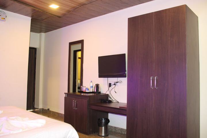 Room 18 of 53