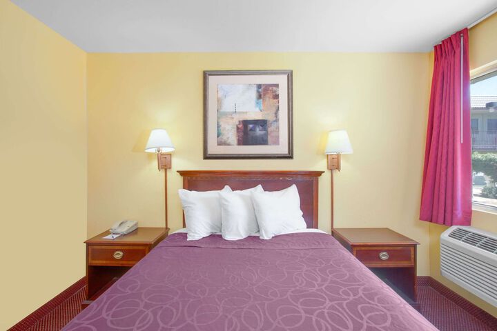 1 King Bed (2 of 5)
