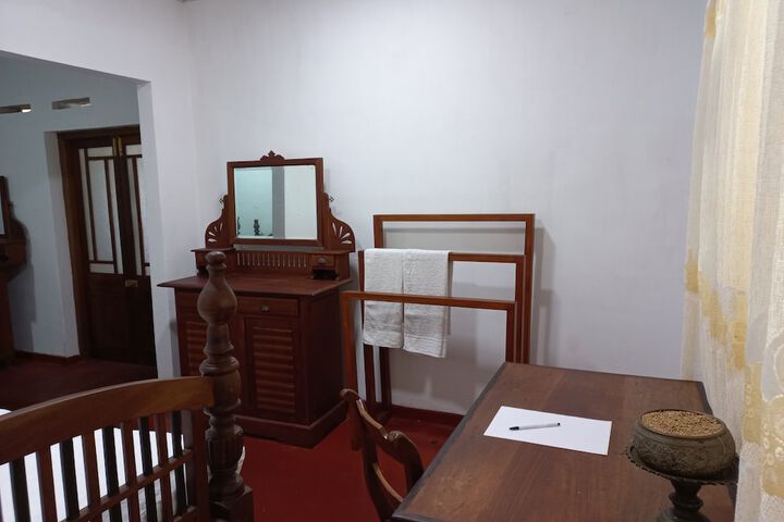 Room 2 of 22