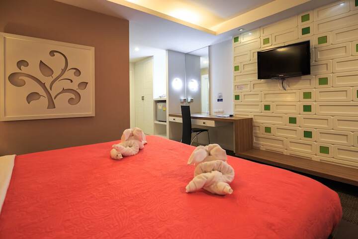 Room 8 of 35