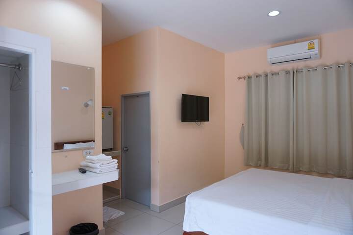 Room 6 of 38