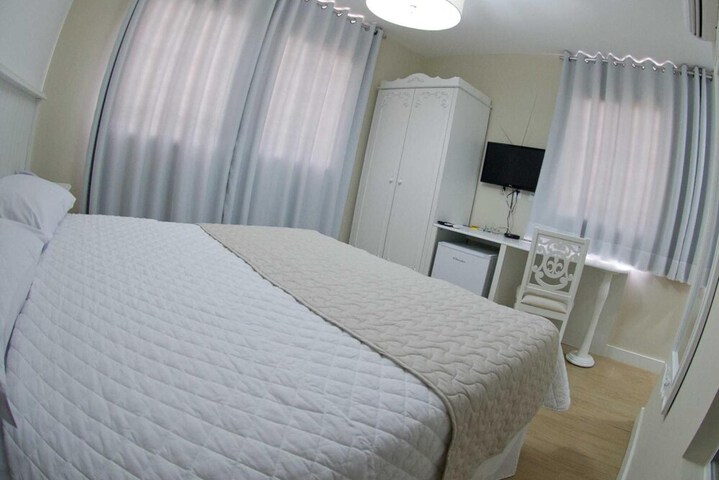 Room 17 of 38