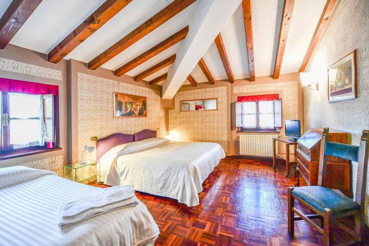 Room 8 of 50