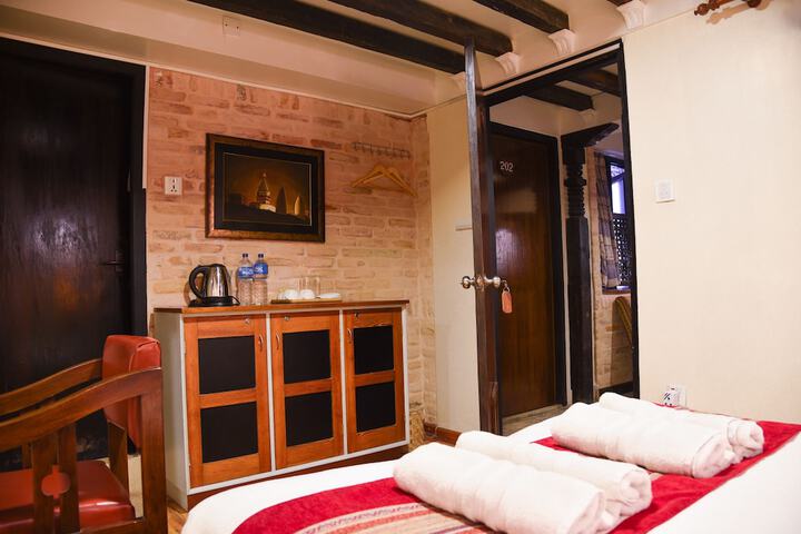 Room 32 of 72