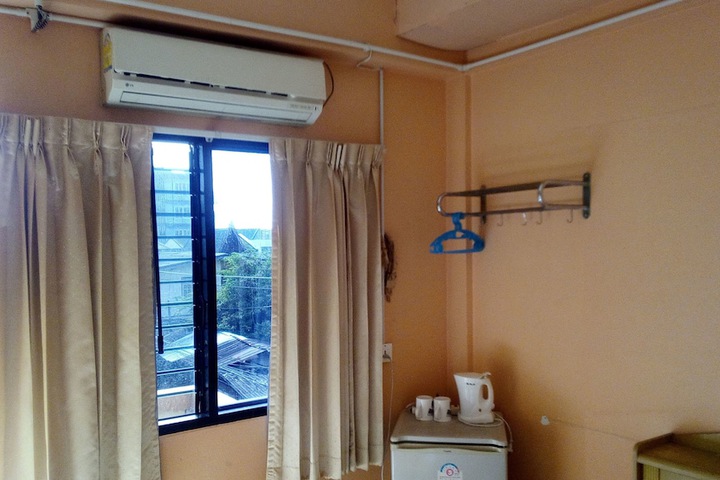 Room 15 of 40