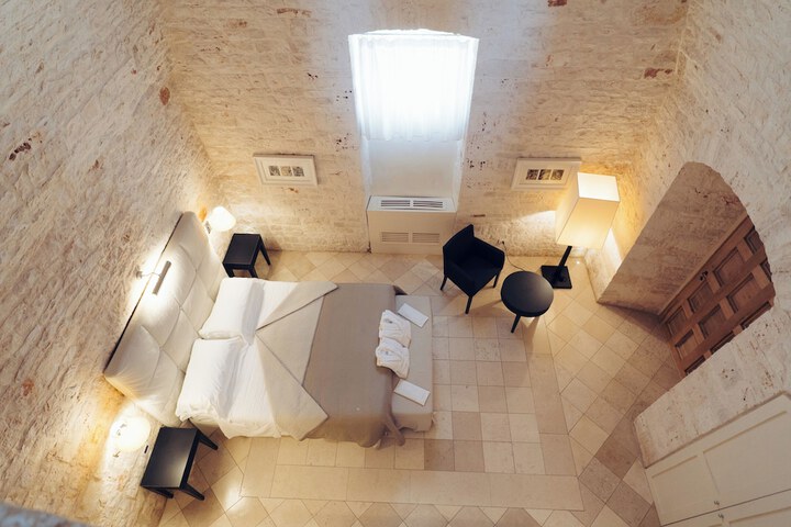 Room 17 of 111