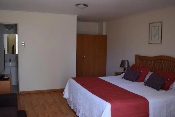 Room 6 of 18