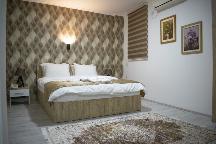Room 7 of 31