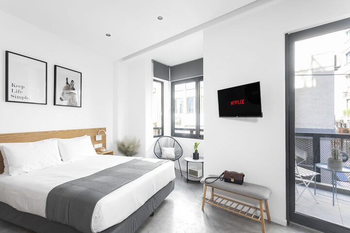 Room 7 of 100