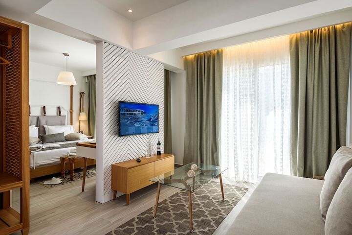 Room 7 of 44