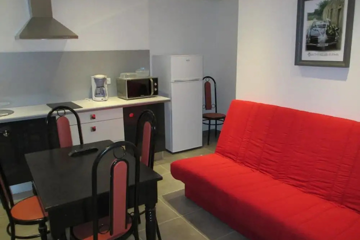 Room 3 of 32