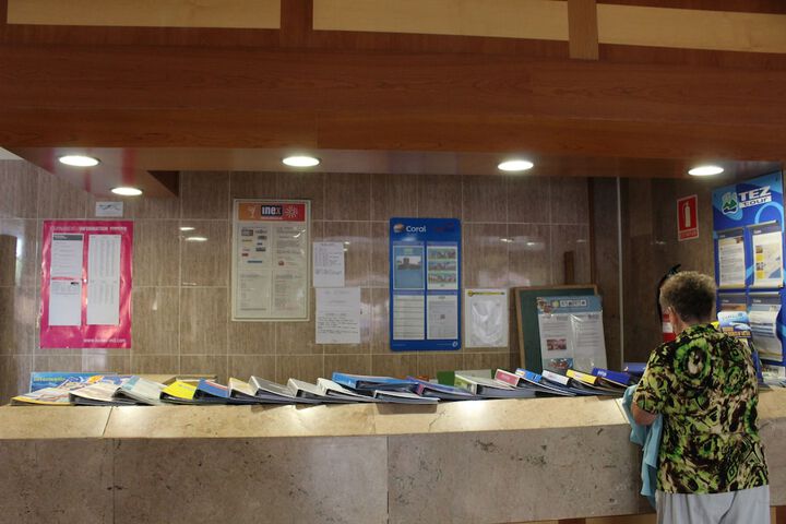 Concierge desk