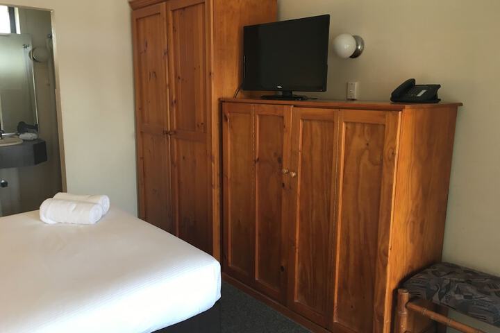 Room 5 of 57
