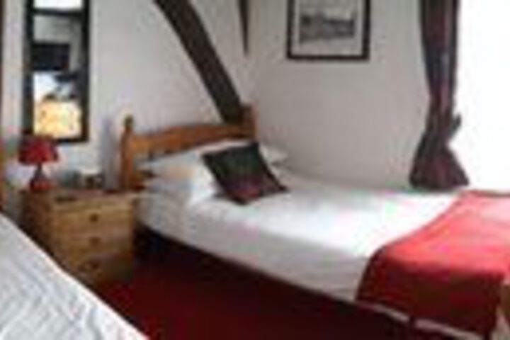 Room 5 of 11