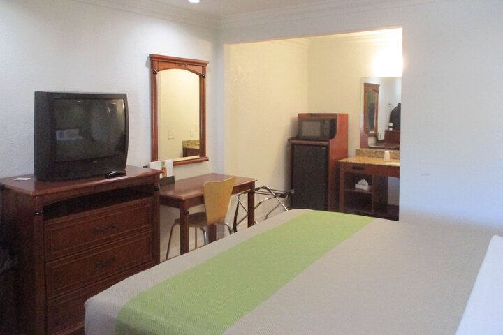 Room 13 of 29