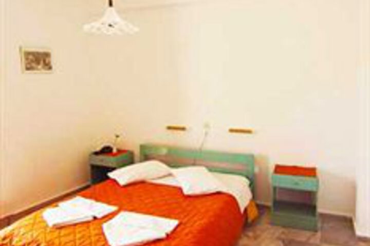Room 16 of 18
