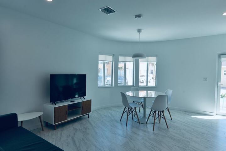 Room 35 of 174