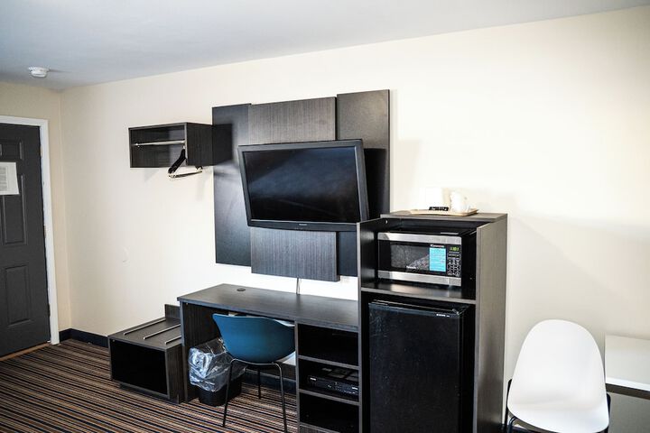 Room 12 of 36