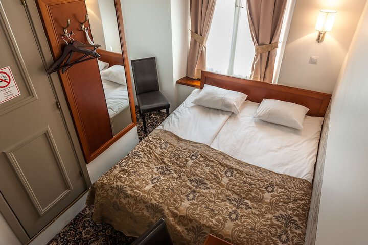 Room 36 of 119