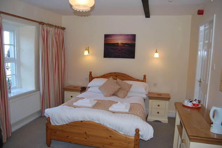 Room 4 of 36
