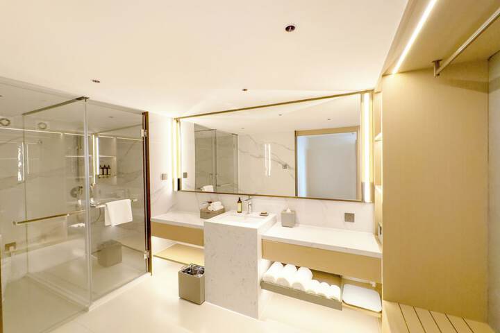 Room 18 of 56