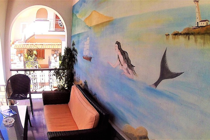 Hotel Interior 4 of 32