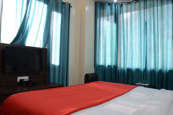 Room 7 of 27