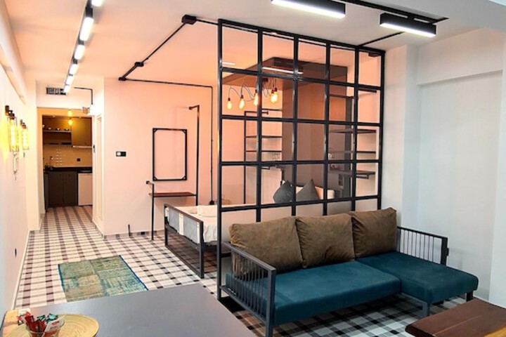 Room 45 of 186