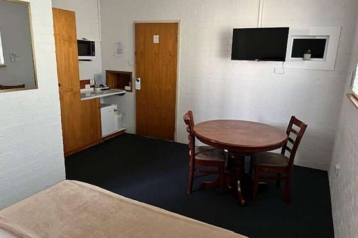 Room 11 of 21