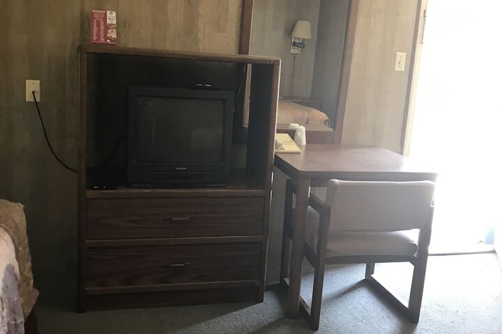Room 17 of 19