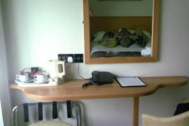 Room 14 of 29