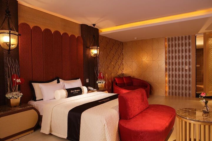 Room 18 of 80