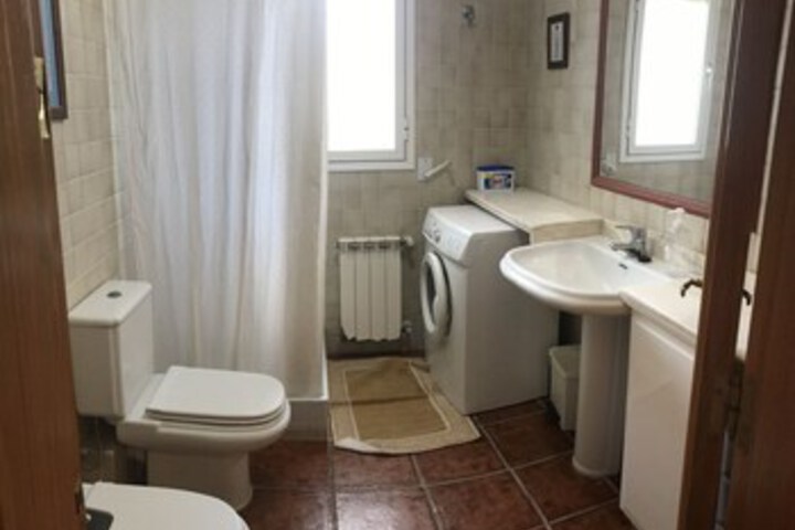 Room 2 of 49