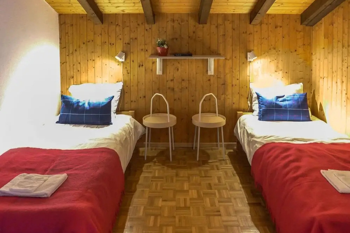 Room 2 of 13