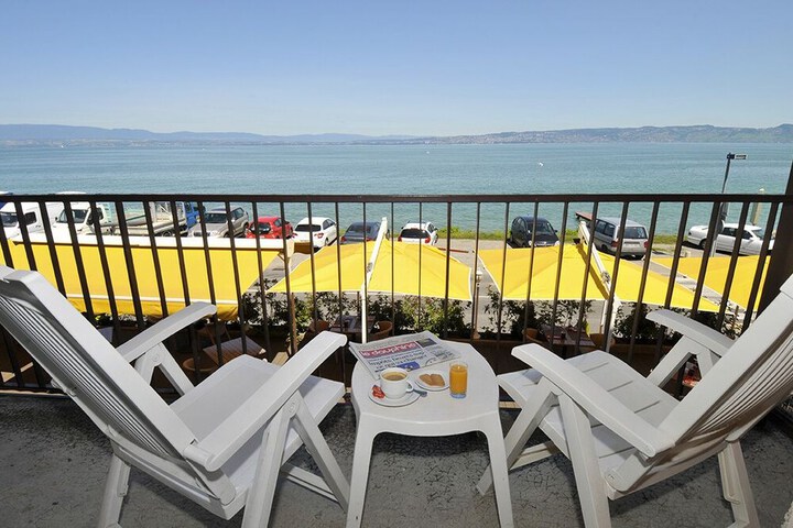 Sundeck 82 of 85