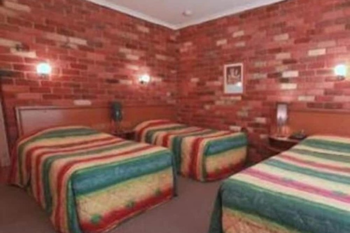 Room 13 of 43