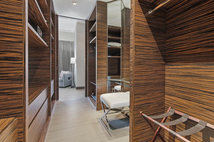 Room 41 of 218