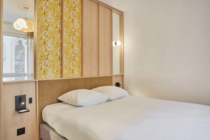 Room 18 of 48