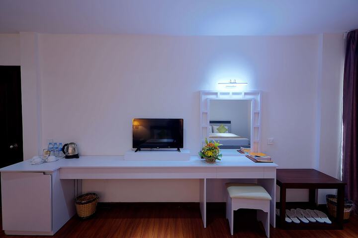 Room 44 of 91
