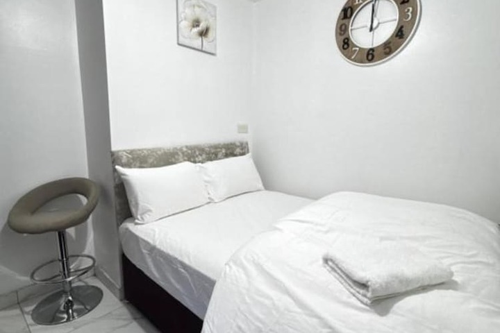 Room 6 of 22