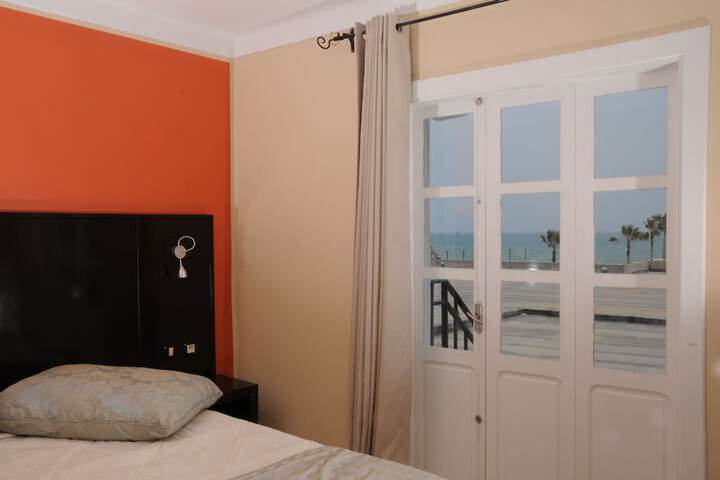 Room 19 of 103