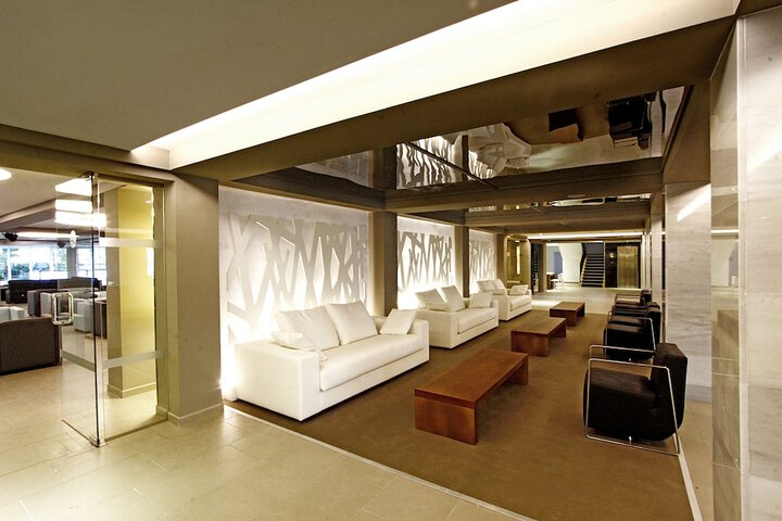 Entrance & Lobby