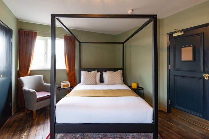 Room 5 of 23
