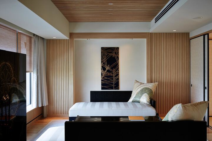 Room 12 of 180