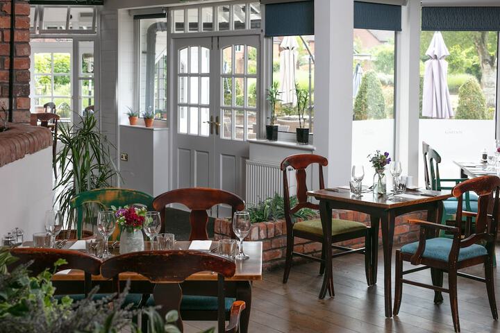 Dining 64 of 73